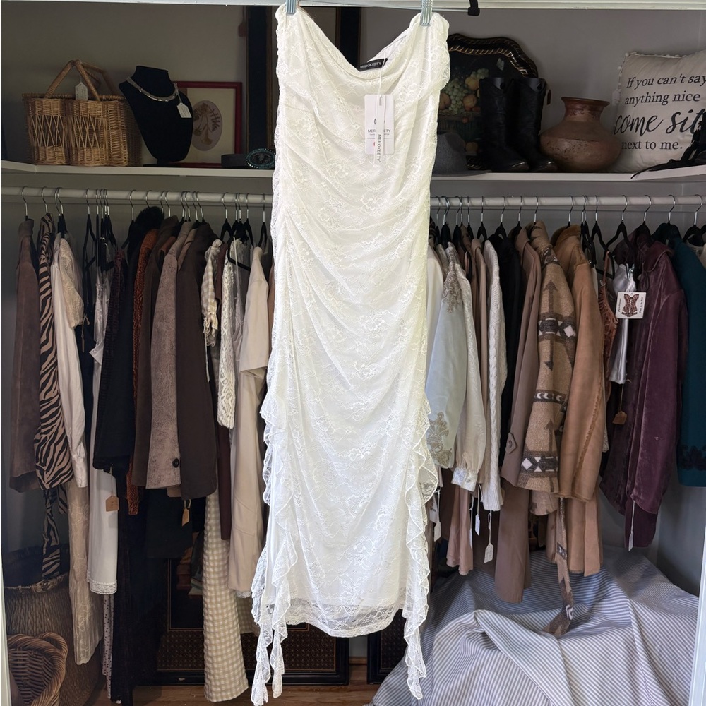 Elegant White Lace Dress
